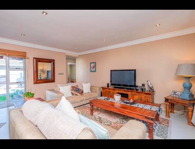 4 BEDROOM HOUSE FOR SALE IN DE TIJGER